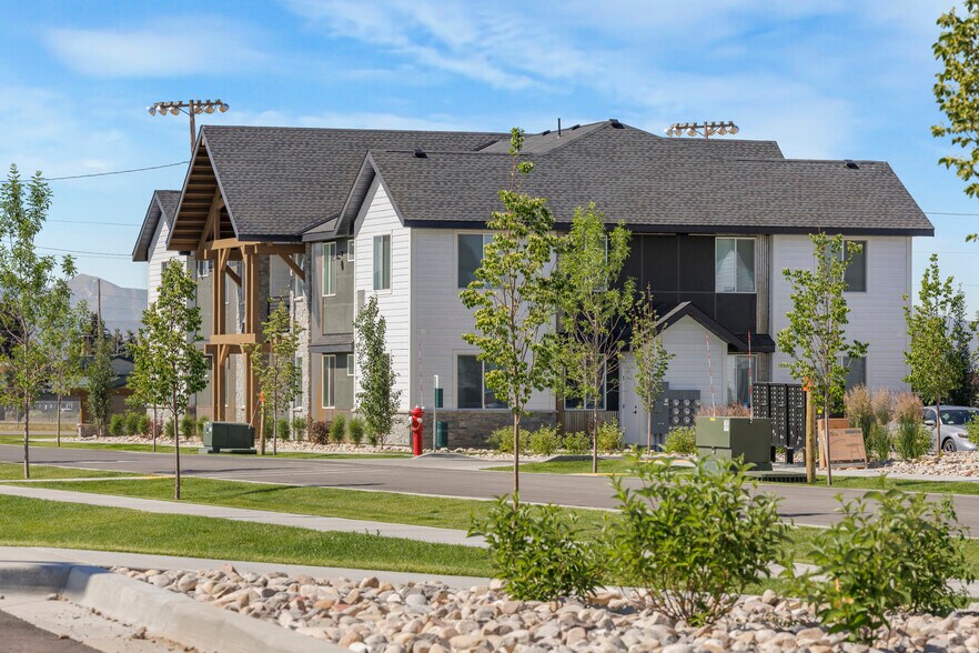 More Photos Of 201 E Ross Ave, Driggs Multifamily For Sale