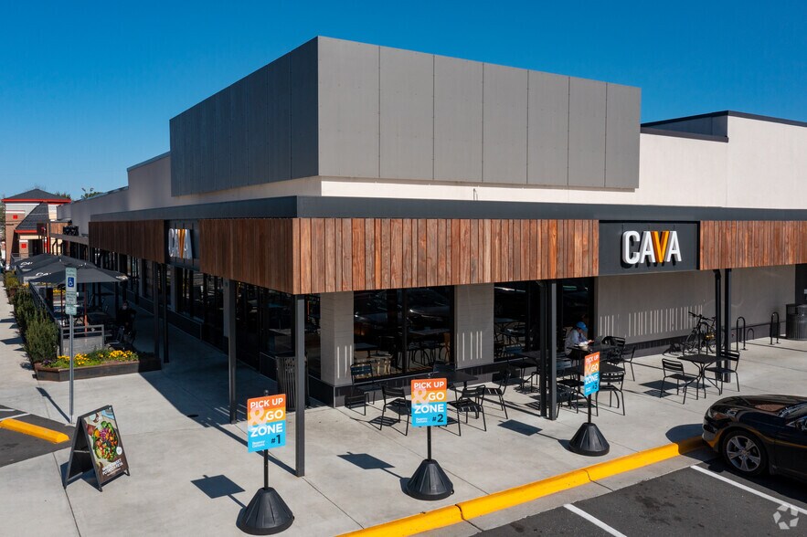 More Photos Of 73-111 S Elliott Rd, Chapel Hill Storefront For Lease