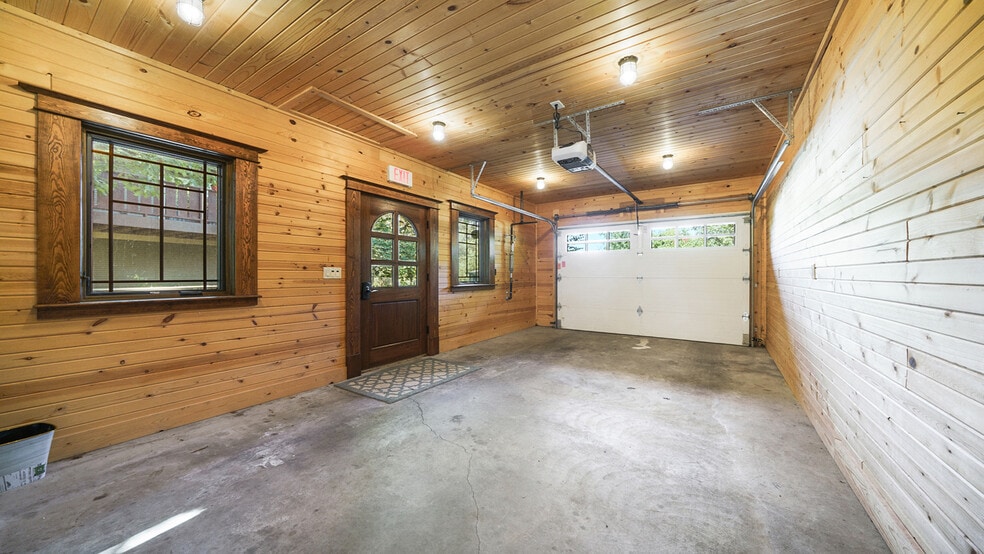 More Photos Of 409 N State St, Franklin Grove Hotel For Sale