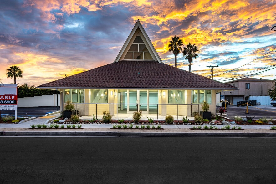 More Photos Of 1109 S Pacific Coast Hwy, Redondo Beach Restaurant For Lease