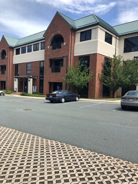 More Photos Of 941 Glenwood Station Ln, Charlottesville Medical For Lease