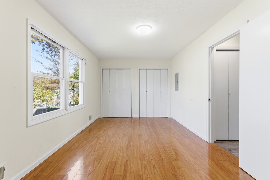 More Photos Of 1818 Oak Tree Rd, Edison Medical For Lease