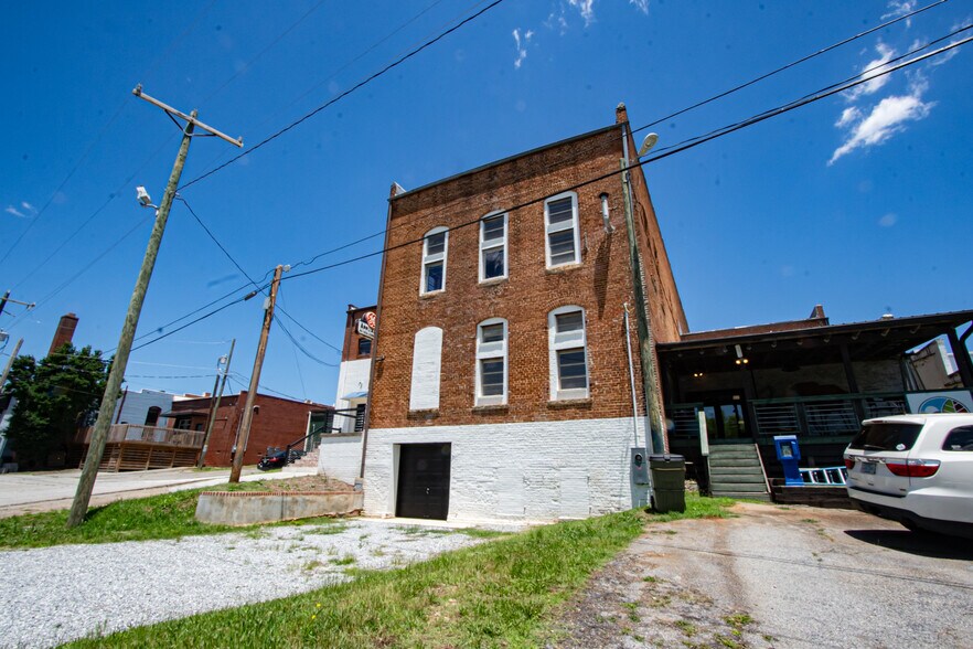 More Photos Of 222 E Main St, Walhalla General Retail For Sale