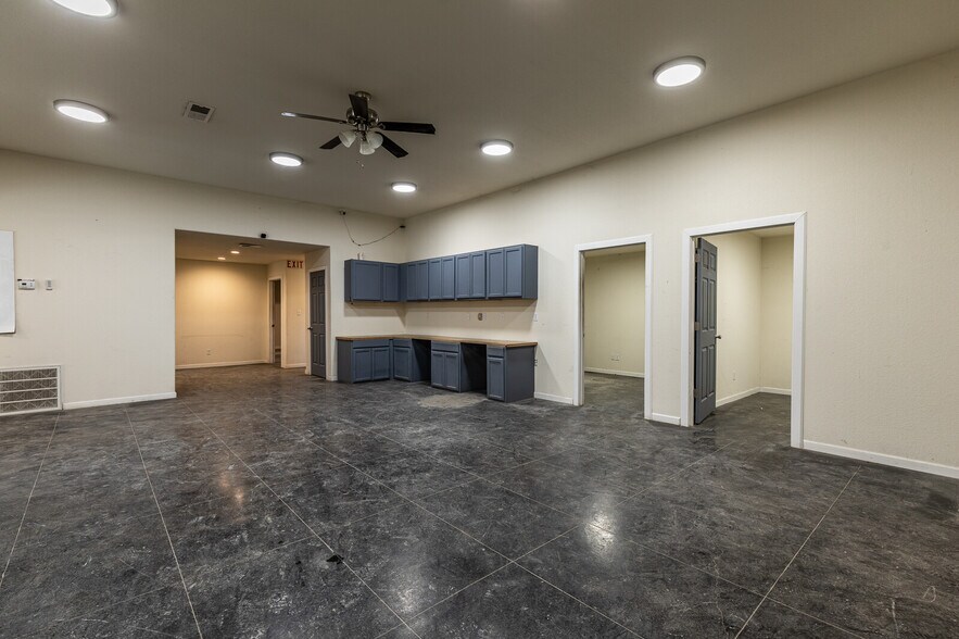 More Photos Of 118 Monroe St., Itasca Office For Lease