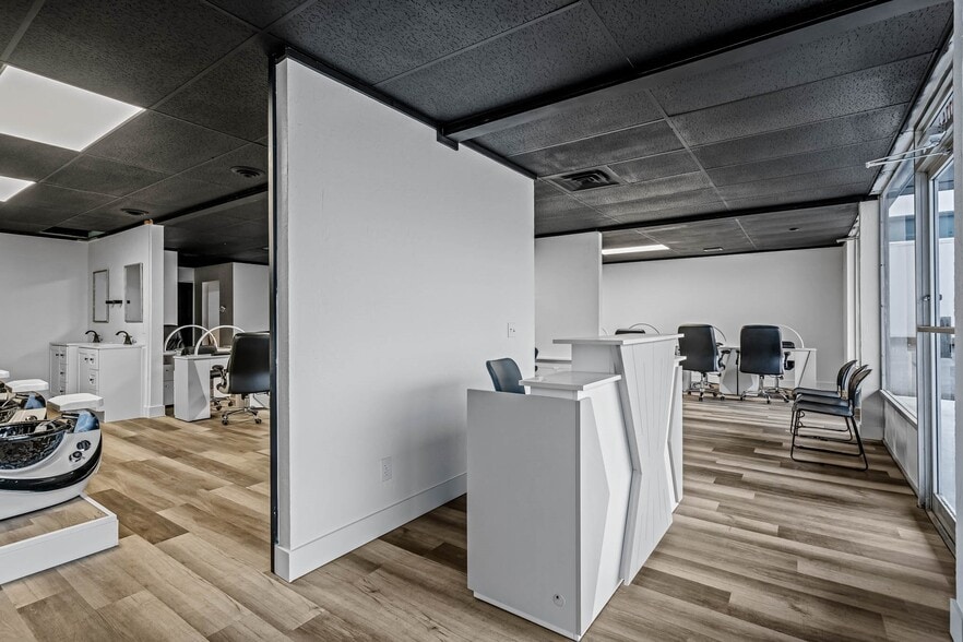 More Photos Of 1774 S Grant Ave, Springfield General Retail For Sale