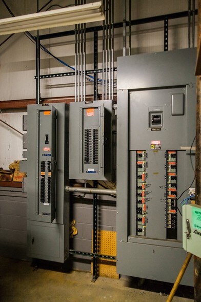 More Photos Of 101 Watters Dr, Dwight Auto Dealership For Sale