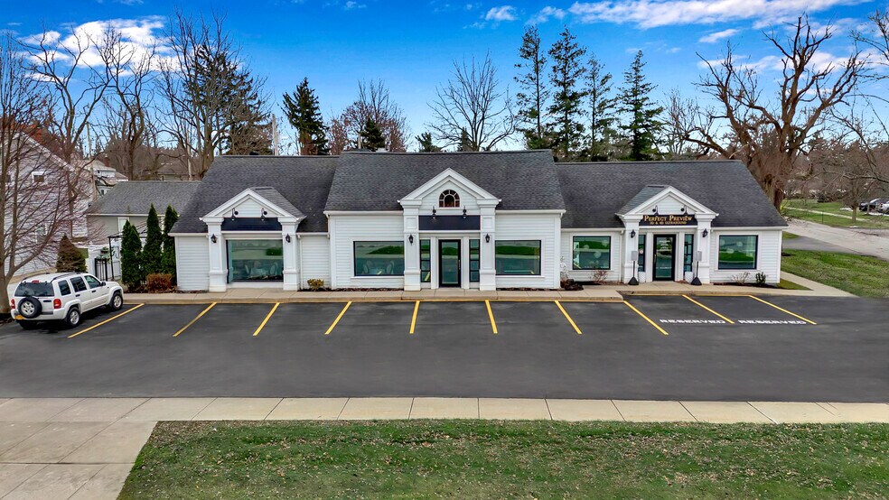 Primary Photo Of 6011 Main St, Buffalo Freestanding For Sale