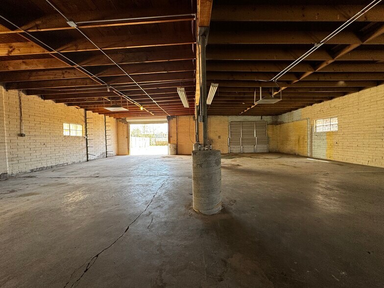 More Photos Of 3826-3830 E 37th St, Tucson Warehouse For Sale