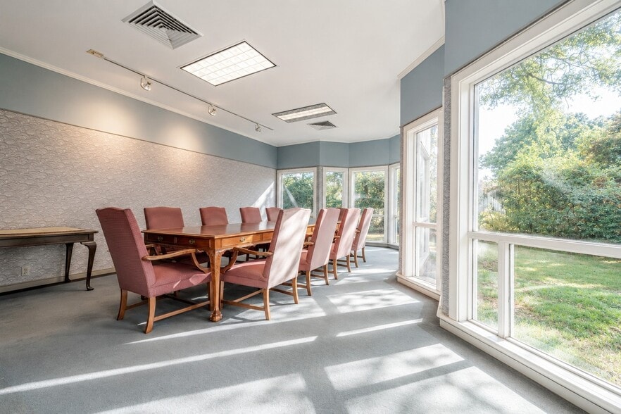 More Photos Of 3112 Jackson St, Alexandria Office For Sale