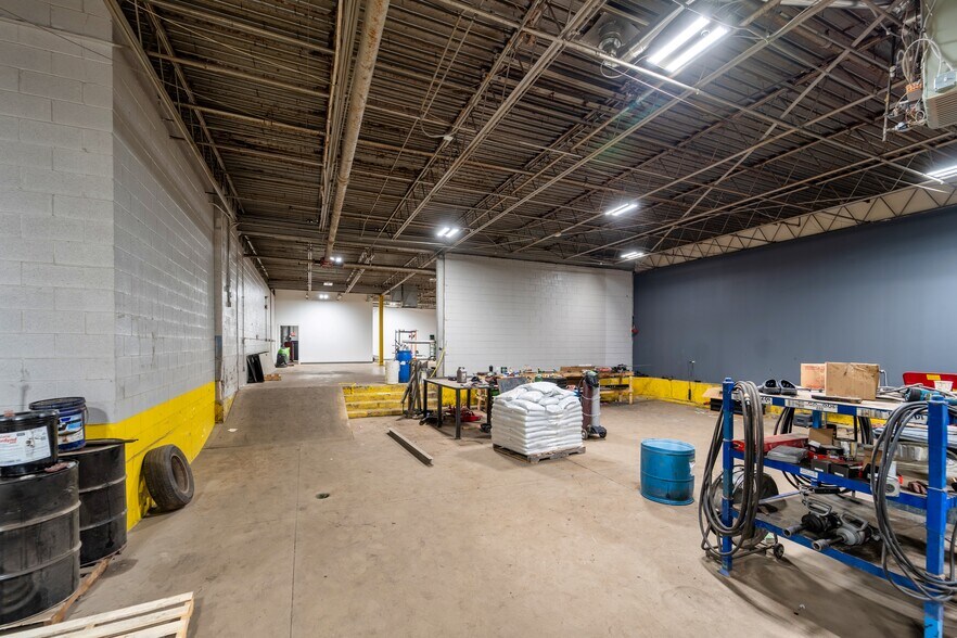 More Photos Of 255 E 167th St, Harvey Distribution For Lease