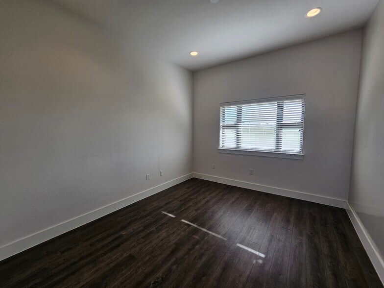More Photos Of 230 Klattenhoff Ln, Hutto Office For Lease