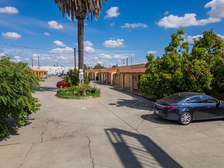 More Photos Of 1407 W 16th St, Merced Hotel For Sale