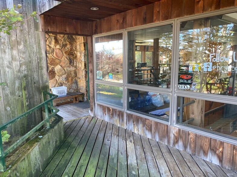 More Photos Of 3712 S Main St, Blacksburg Loft Creative Space For Sale