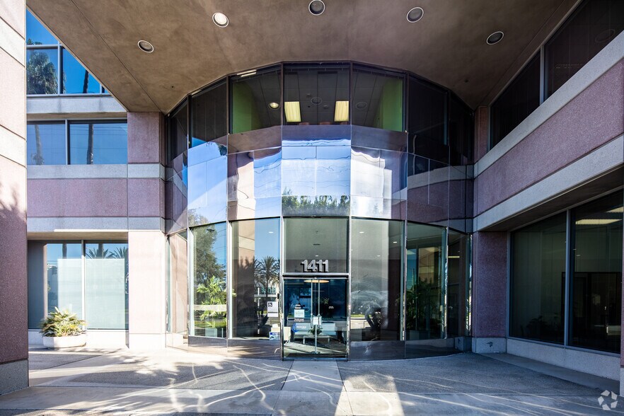 More Photos Of 1411 W 190th St, Gardena Office For Lease