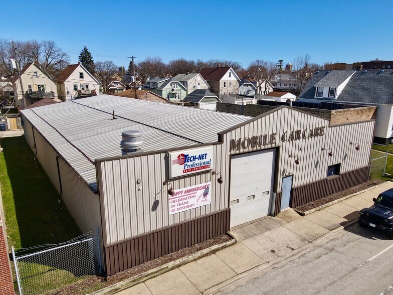 More Photos Of 3434 N Holton St, Milwaukee Auto Repair For Sale
