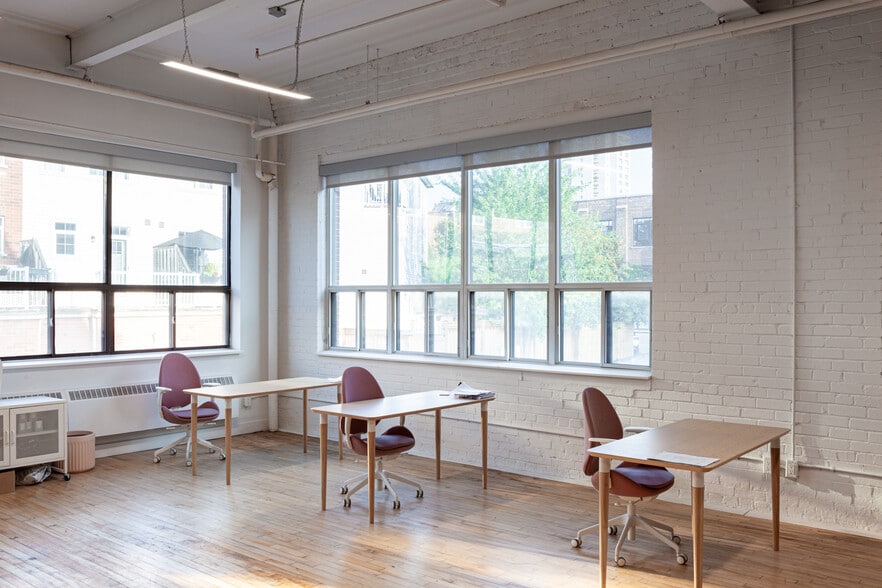 More Photos Of 276 Carlaw Av, Toronto Showroom For Lease