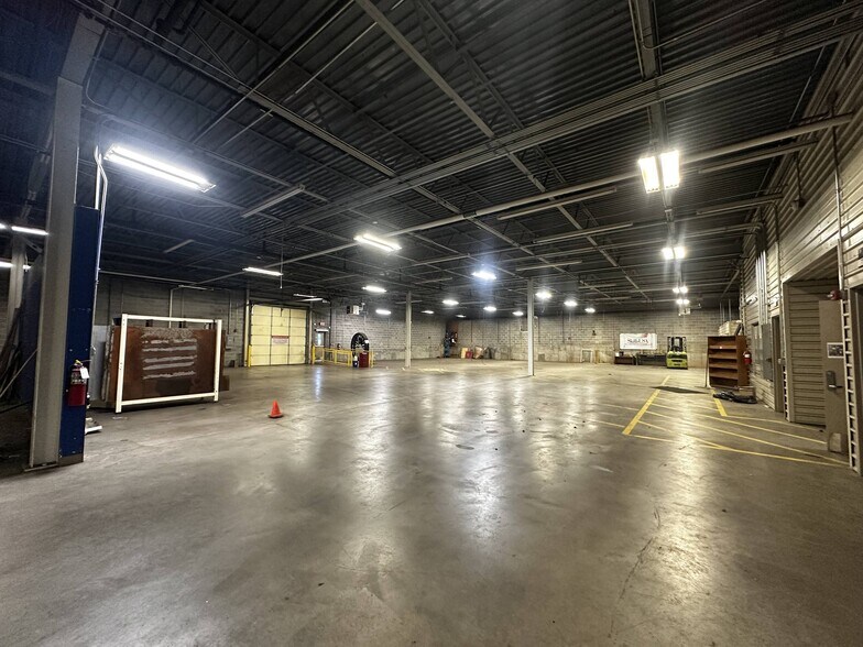 More Photos Of 500 Grand Ave, Joplin Flex For Lease