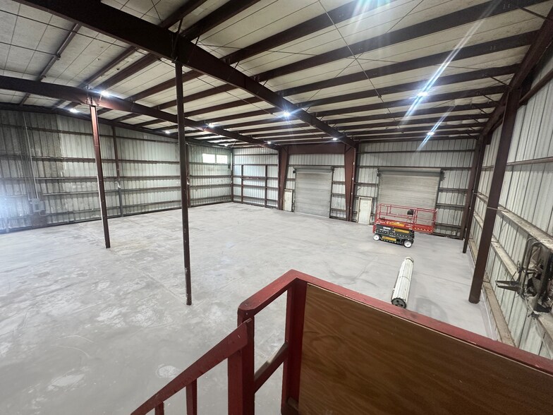 More Photos Of 6995 N 90th Ave, Pinellas Park Warehouse For Lease