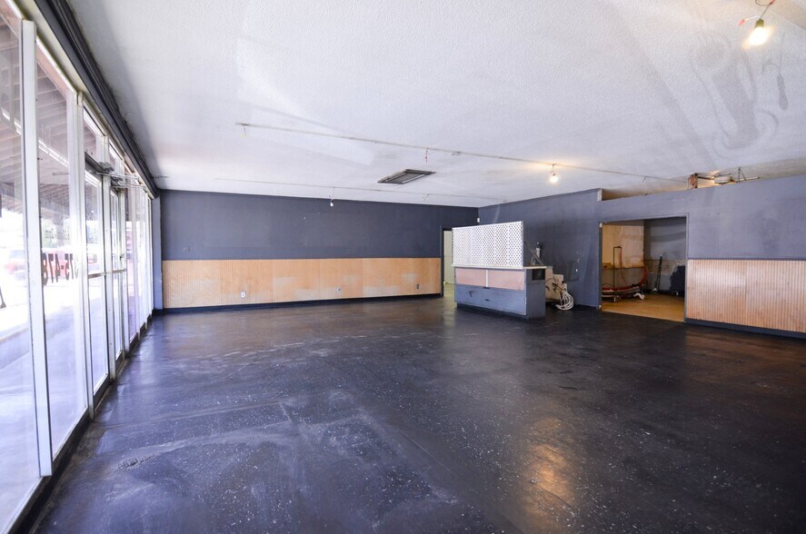 More Photos Of 12560 US-27, Chickamauga General Retail For Sale