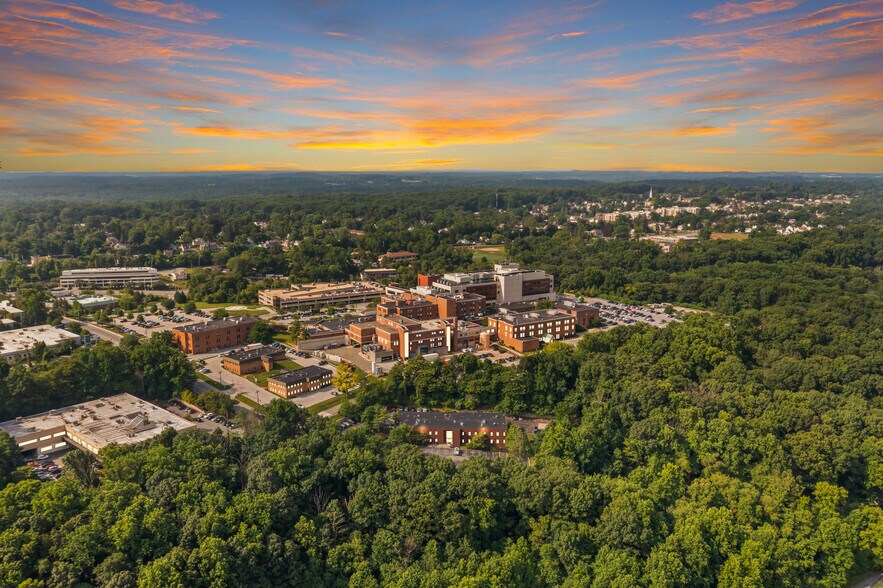 More Photos Of 21 Industrial Blvd, Paoli Medical For Lease