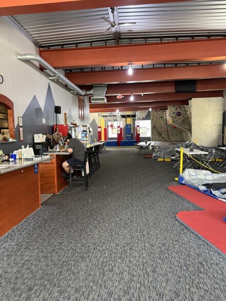 More Photos Of 1428 Pocono Blvd, Mount Pocono General Retail For Sale