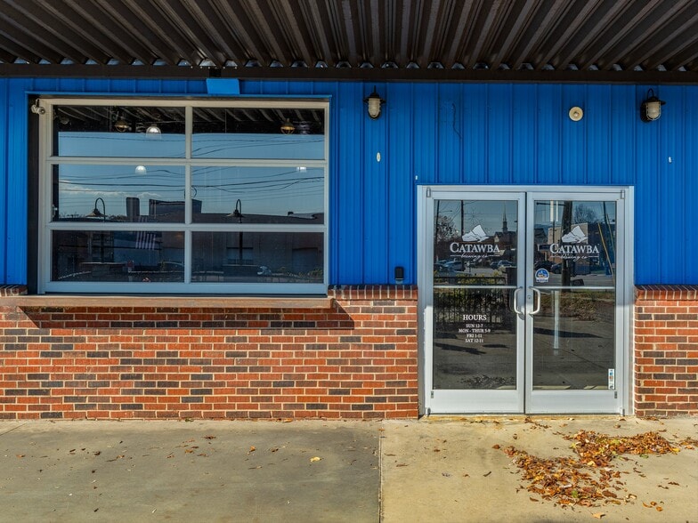 More Photos Of 212 S Green St, Morganton Bar For Sale