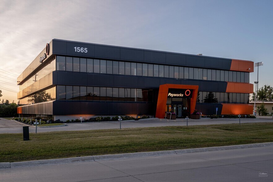 More Photos Of 1565 Willson Pl, Winnipeg Flex For Sale