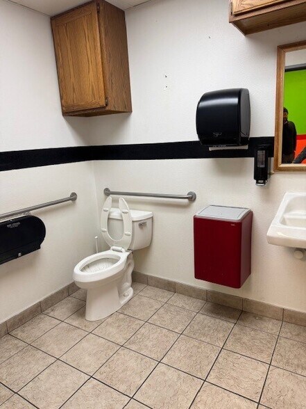 More Photos Of 668 Maratech Ave, Marathon City Unknown For Lease