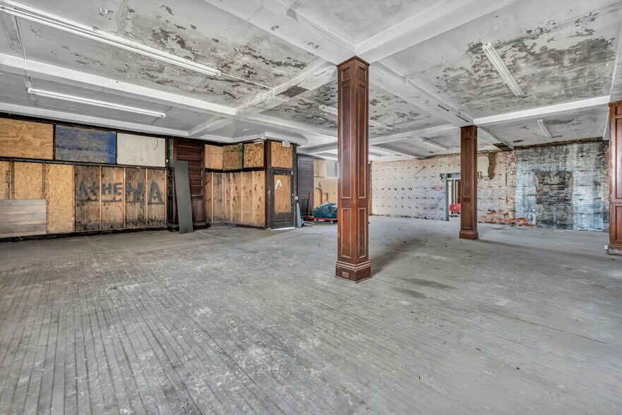 More Photos Of 112-130 Erie St S, Massillon Office For Sale