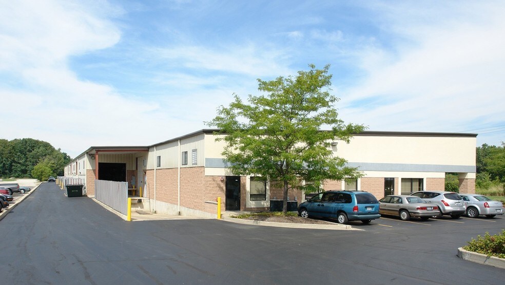 More Photos Of 30W100-30W114 Butterfield Rd, Warrenville Manufacturing For Lease