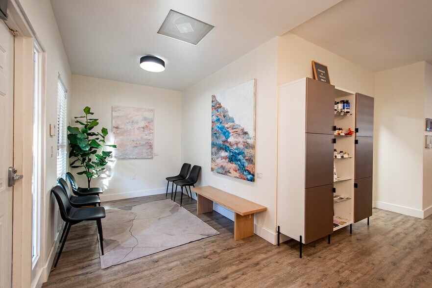 More Photos Of 7245 Pineville-Matthews Rd, Charlotte Office For Sale
