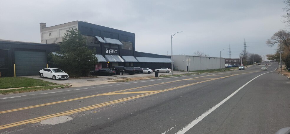 More Photos Of 5739 Natural Bridge Rd, Saint Louis Manufacturing For Lease