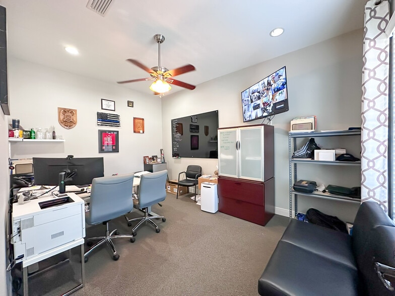 More Photos Of 180 Fitzgerald Rd, Lakeland Office For Sale