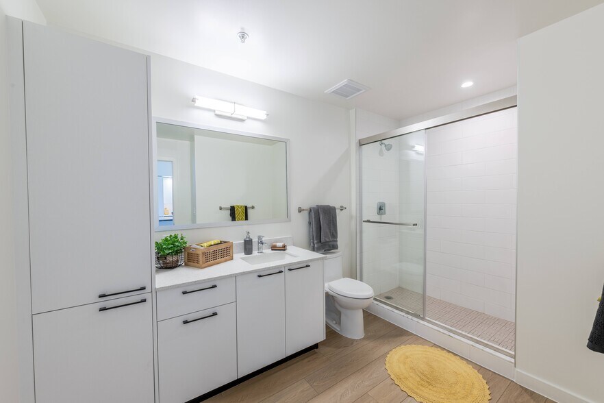 More Photos Of 8205 Commerce, Miami Lakes Apartments For Lease