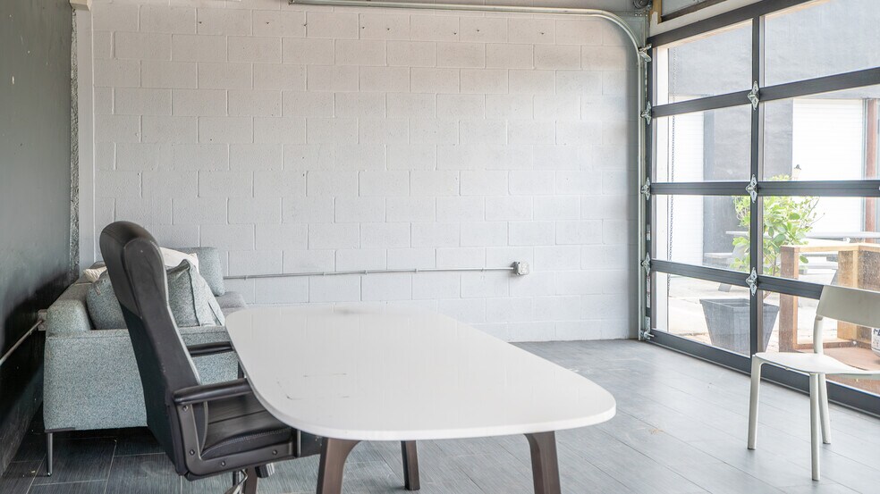 More Photos Of 230 NW 71st St, Miami Warehouse For Sale