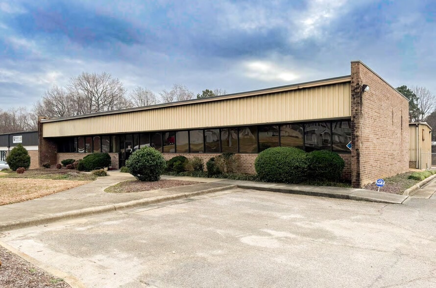 More Photos Of 3404 Lake Woodard Dr, Raleigh Flex For Sale