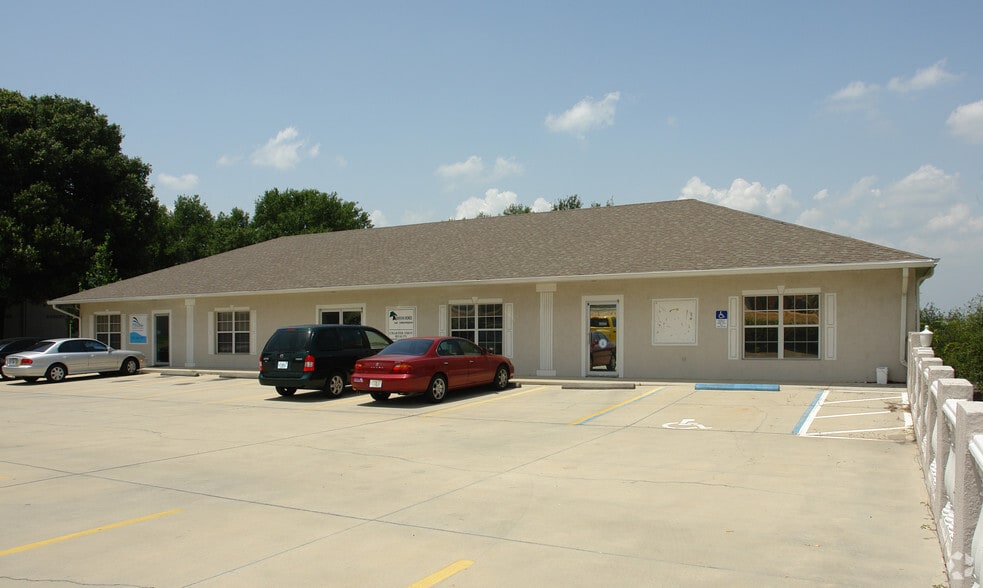 More Photos Of 301 Frontage Rd, Clermont Medical For Lease