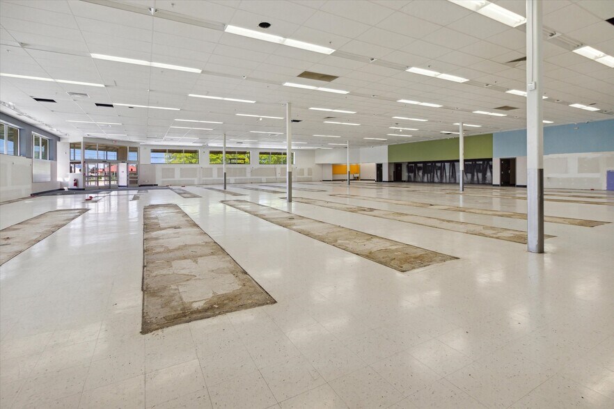 More Photos Of 1420 Wright Ave, Alma Drugstore For Sale