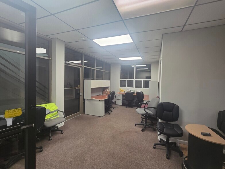 More Photos Of 413-417 Frelinghuysen Ave, Newark Light Distribution For Sale
