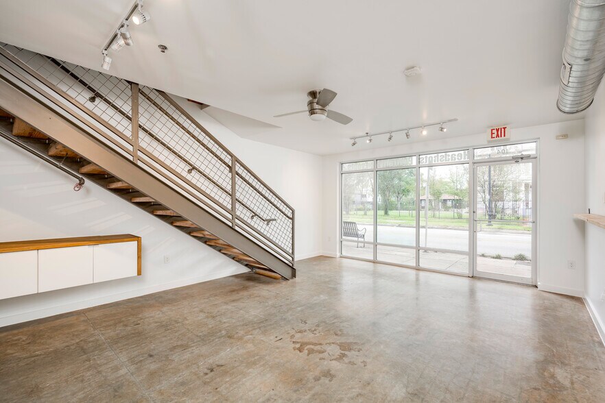 More Photos Of 1601 E Cesar Chavez St, Austin Apartments For Sale