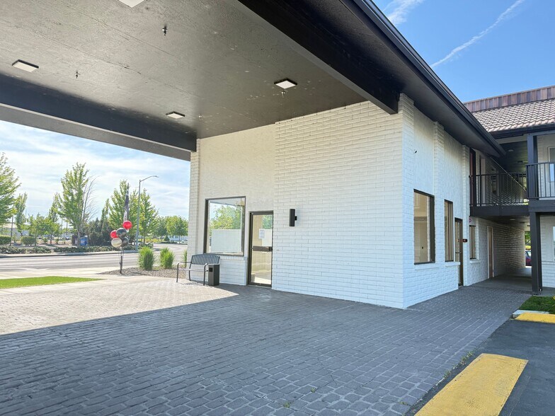 More Photos Of 615 Jadwin Ave, Richland Apartments For Lease