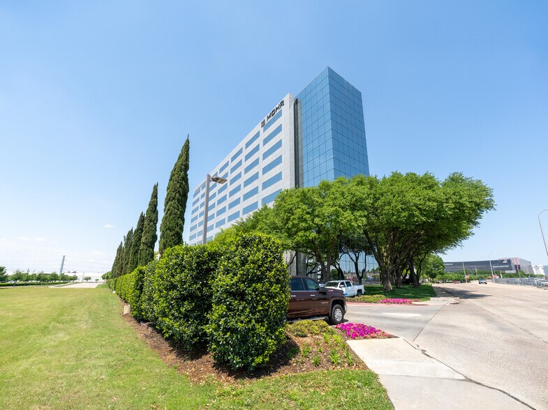 More Photos Of 14643 N Dallas Pky, Dallas Office For Lease