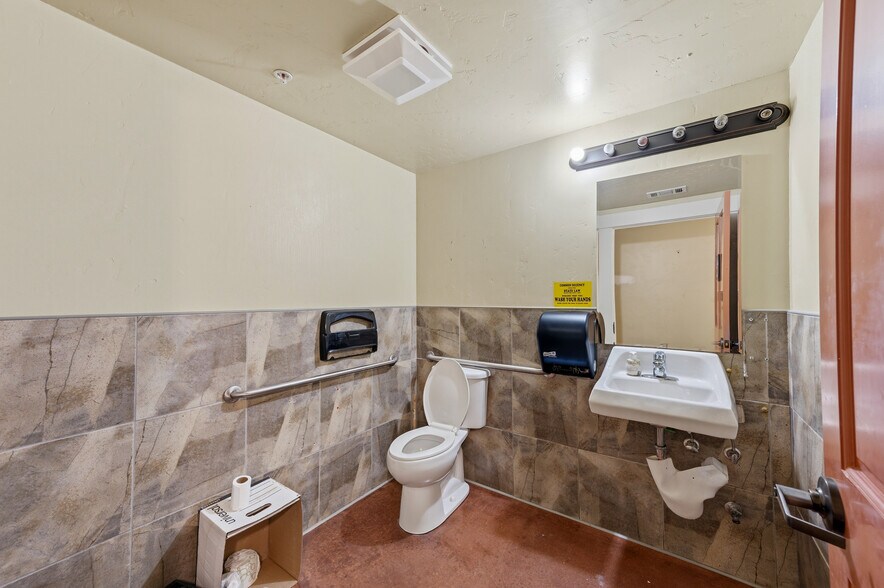 More Photos Of 450 Colfax Ave, Grass Valley Restaurant For Sale