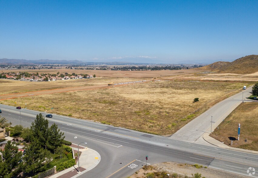 More Photos Of McCall Blvd @ Aspell, Menifee Land For Lease