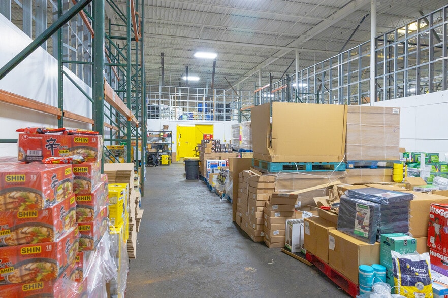 More Photos Of 202-206 Pegasus Ave, Northvale Warehouse For Lease