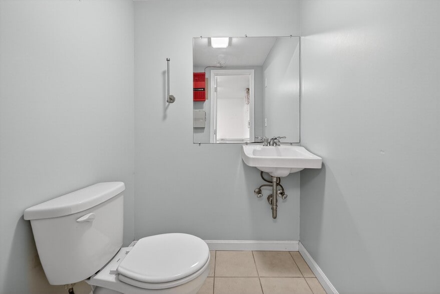 More Photos Of 75 Ramapo Rd, Garnerville Office For Lease