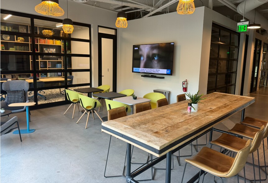 More Photos Of 24025 Park Sorrento, Calabasas Office For Lease