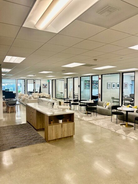 More Photos Of 1640 S Sepulveda Blvd, Los Angeles Office For Lease