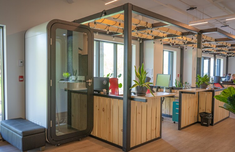 More Photos Of 2727 Rue Saint-Patrick, Montréal Coworking Space