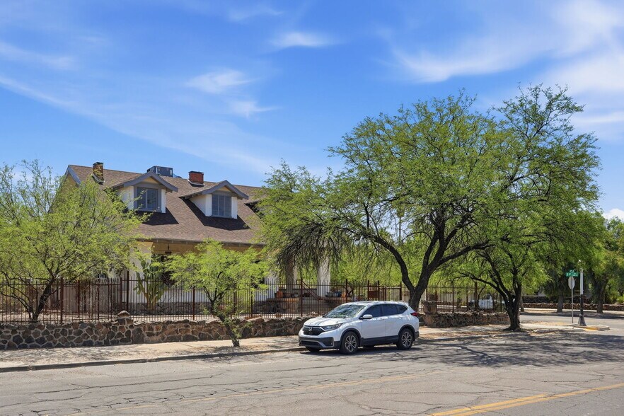 More Photos Of 1004 N 6th Ave, Tucson Office For Sale
